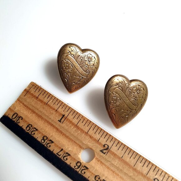Vintage Heart Shaped Floral Stud Earrings Engraved Design Metal Post Mom Gift - Picture 2 of 3